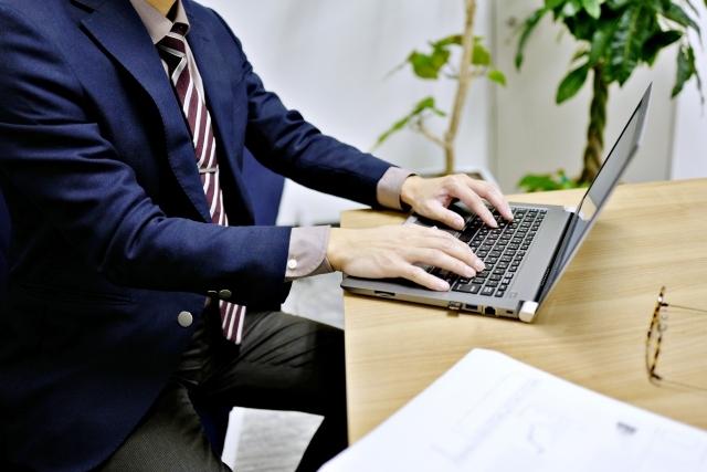 自社サービスとして、フリーランスの人々の活動をサポートするサービスも動き始めている。このサービスには協賛する企業も複数出てきており、今後の伸びが期待されている。