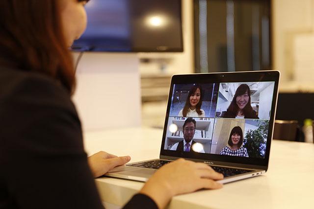 リモートと呼んでいる在宅勤務ではZoomを活用しています。