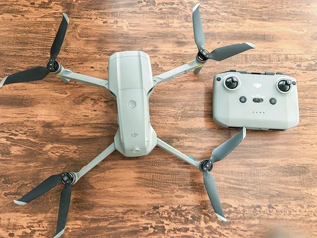 WEBコンテンツ制作につかうドローン。