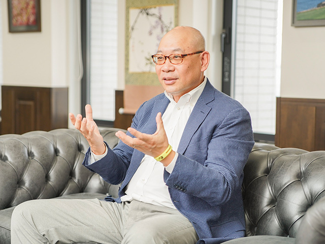 代表取締役　田井 泰志氏
「会社の特徴として大きなポイントの一つが、IT化に注力していること。社は物流をより“見える化”し、そして“簡素化”することを会社のミッションとしている」