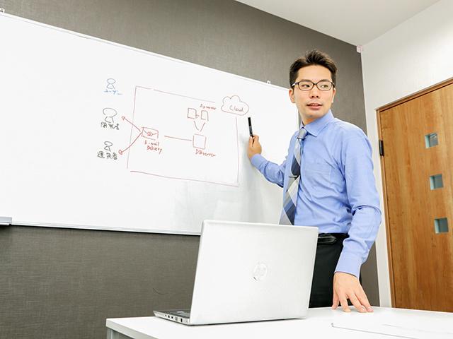 システム全般を見ながら開発を手掛けることができるだけでなく、サービスがどのようにつくられていくのか、最初から見届けることができるため、ビジネスサイドの視点を持ったエンジニアとして自身の可能性を広げていきたいといった人にも魅力的な環境だ。