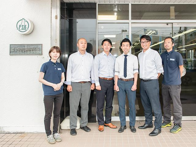 DXプロジェクトメンバーはサテライトオフィスでの勤務となるが、本社との連携も取りながら業務を進めていく。