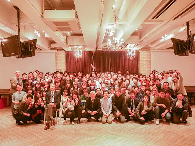 内には若い空気があふれ、広告業界にイメージされがちな“ガツガツした”感じはない。代表や取締役との距離も近く、新人でも遠慮なく自分の意見を主張できる。