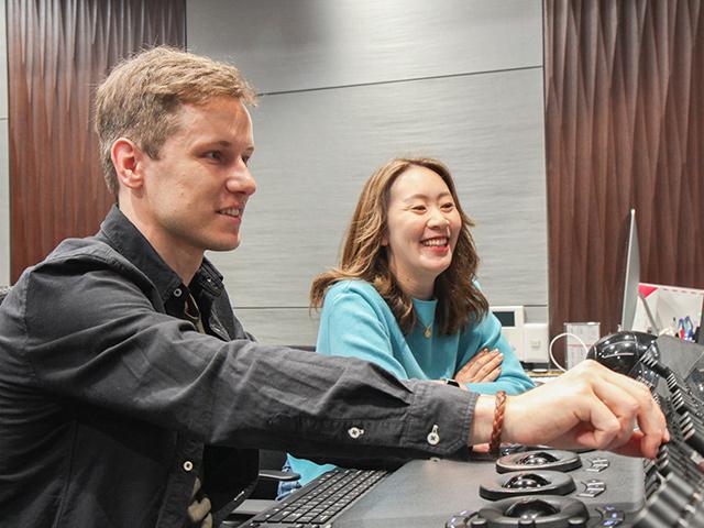 新人でも遠慮なく自分の意見を主張できる。和気あいあいとした穏やかな雰囲気のもと、常に新しいことに取り組みながら、やりがいを感じて成長できる環境だ。