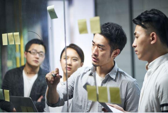 新事業や海外事業にも積極的に展開。フリーランスを活用し個の展開を広げている