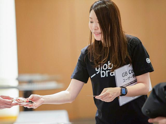 同社は、さまざまな分野のスペシャリストたちを集め、その知見をチームとして組織化し、顧客にノウハウを提供する。