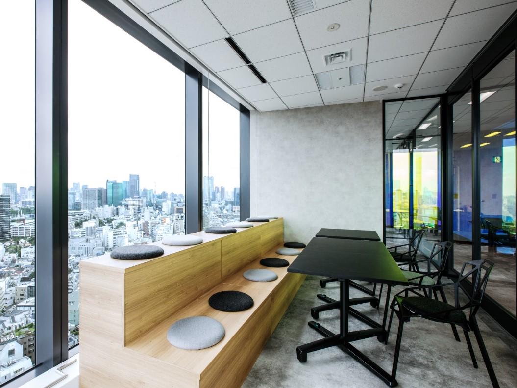 DouYu（斗魚）は、中国最大級のライブ動画配信プラットフォーム。登録ユーザー数2.5億人、1.5億人の月間アクティブユーザー数（MAU）1.5億人、登録配信者数600万人を誇る。