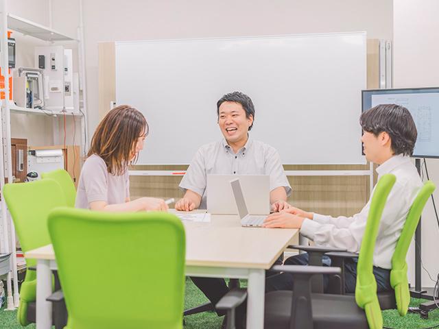 直近では、顔認証リーダーの提供もスタート。市場ニーズに合わせ、今後も様々な製品を企画していく。