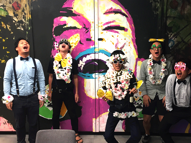 オフィスの風景（ドイツのオクトーバーフェストに行く前の1枚）