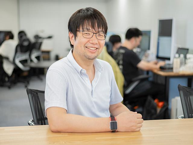 同社の創業者であり、現CTOの岡崎 太氏
独立してフリーランスエンジニアをやっていた友人同士が、「一緒に会社をやらないか？」という一言から創業した。