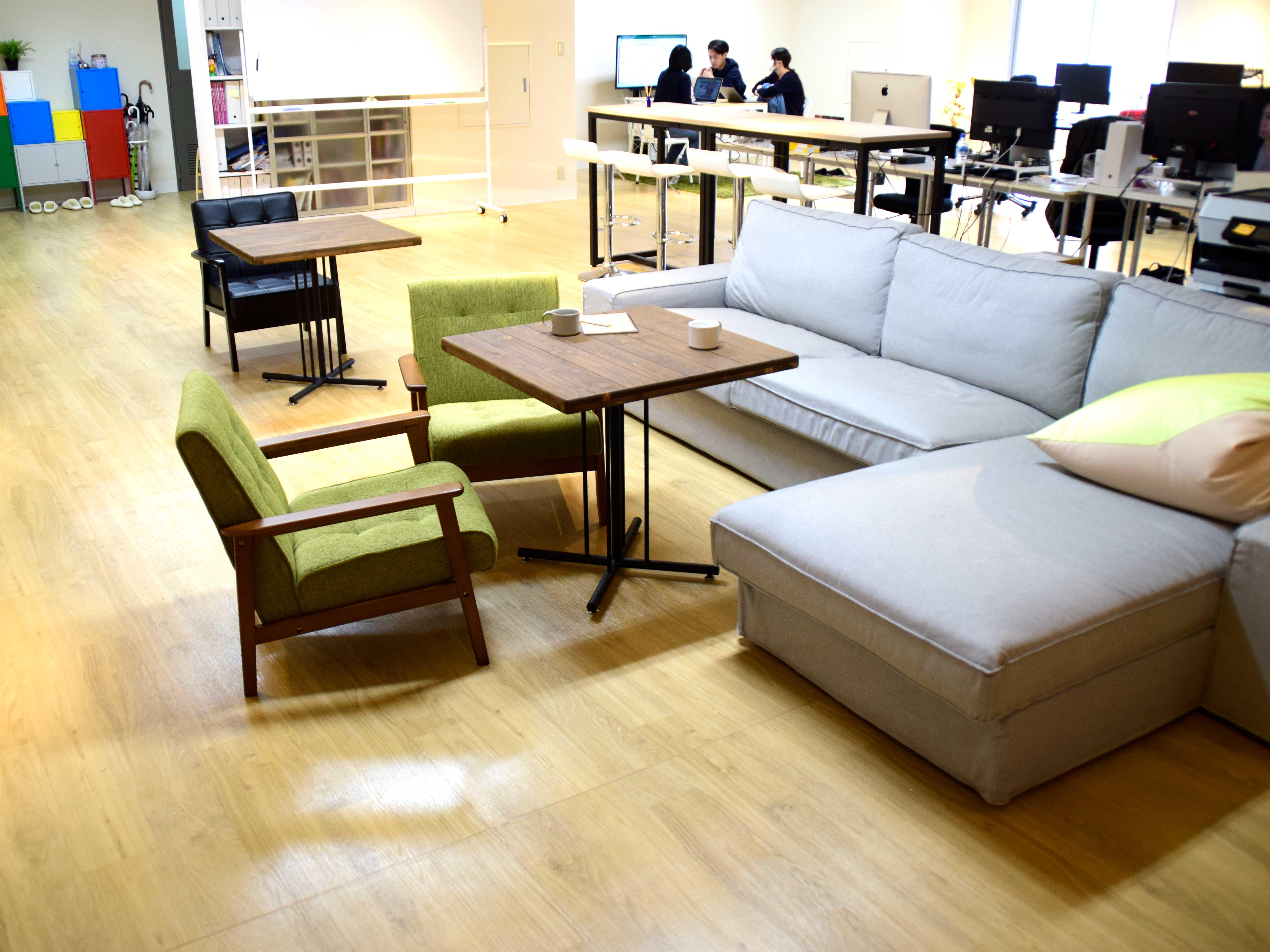 今回の採用では、性別、学歴、資格は問わない。選考基準は、やる気と過去の実績、この2つだけだ。ディレクションやプロデュース職の経験がなくても構わないが、「自分のやるべきこと」と「顧客と真剣に向き合った結果」を重視する。