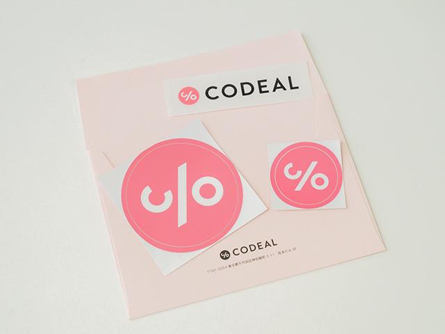 コデアルCIリニューアル後の記念ステッカー