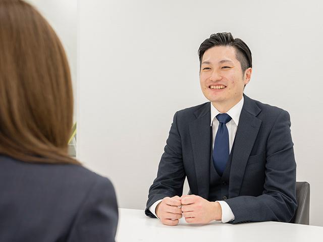 アンビシャスは、特定の事業領域にしばられることなく、「市場でNo.1」「人間にとって不可欠」「高利益率」を兼ね備えた事業を展開し、永続的に増収増益する企業を目指しています。