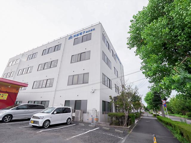 本社4階建ての自社ビル