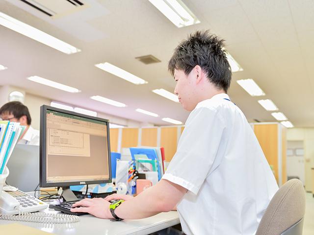 社員一人ひとりが主体となり、組織運営や事業運営にも積極的に関わっている。