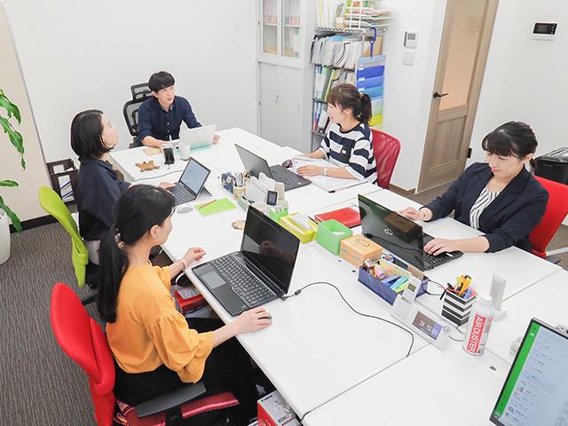 採用ポジションの「総務マネージャー」については、必要な事務を担当しながら、その一方で理事長の右腕として組織をマネジメントする、プレイングマネージャー的なポジションだ。