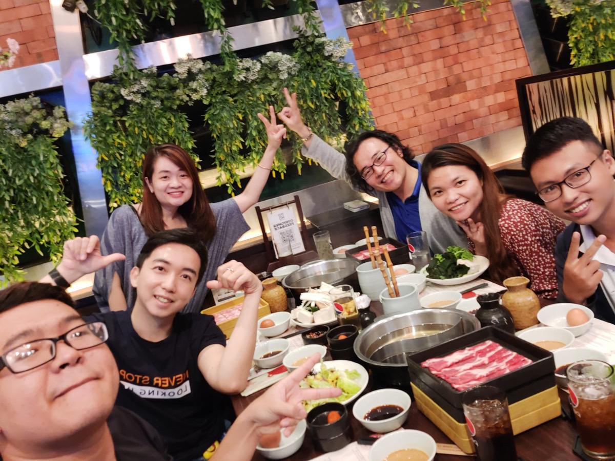 ゴーリストではチームで物事を解決する社風のため、社員同士のコミュニケーションのための制度を多く設けています。（チーム飲み、メンバー推薦賞、パワーディナー、年間表彰等）