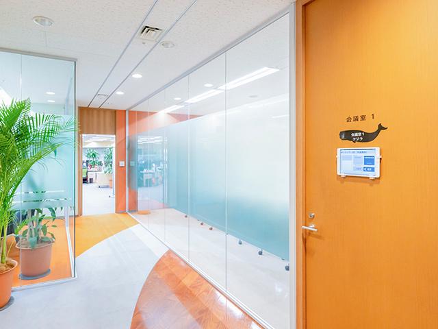社内風景（会議室エリア）