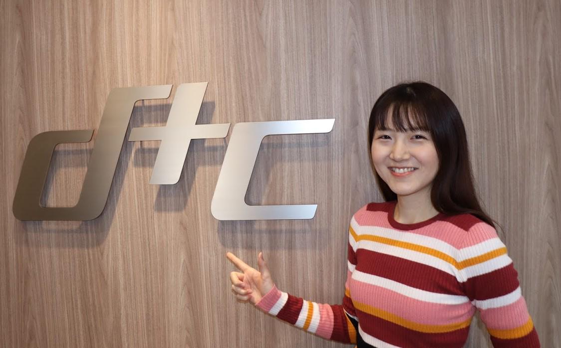 笑顔が絶えない明るい雰囲気が特徴の一つ。働きやすい環境のため、離職率も極めて低い