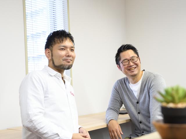 上司も部下も、フラットな関係。仕事もプライベートも、気軽に会話しています。