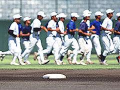 時には部室やグラウンドへ出向くことも