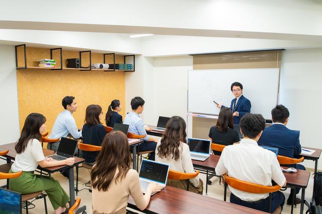 成長意欲あふれる社員が集まり、全社一体となって仕事に向き合っている。