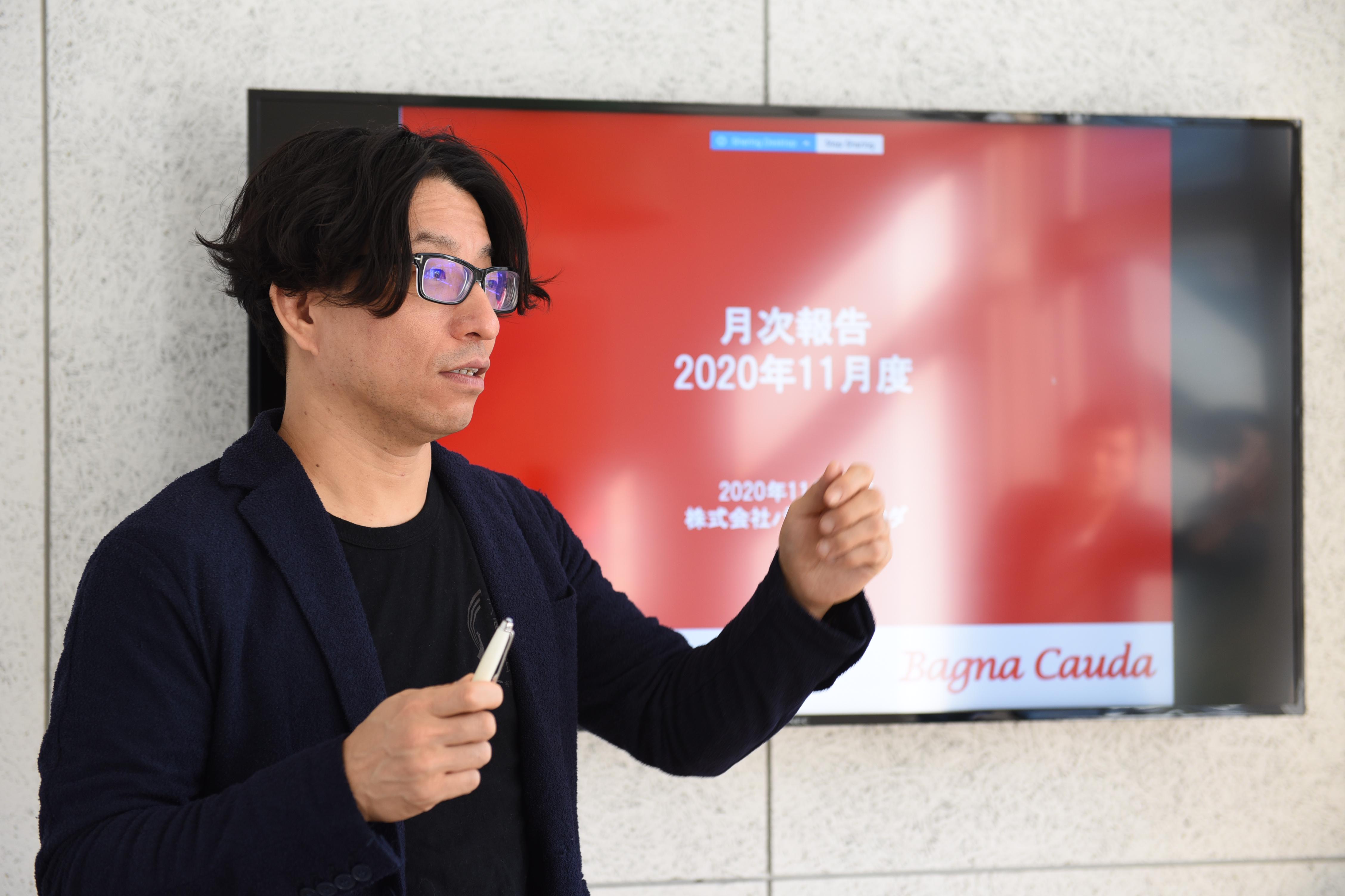 500名のカウンセラーとともに共創していくスタンスも、バーニャカウダの特徴。大学の講師経験もある古川氏が勉強会や新規事業「オンラインスクール」を主宰する。