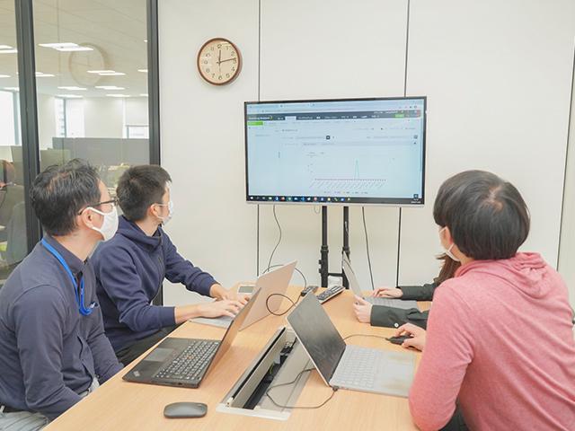 IT技術研修、ビジネススキル研修など外部研修受講制度も整っています。