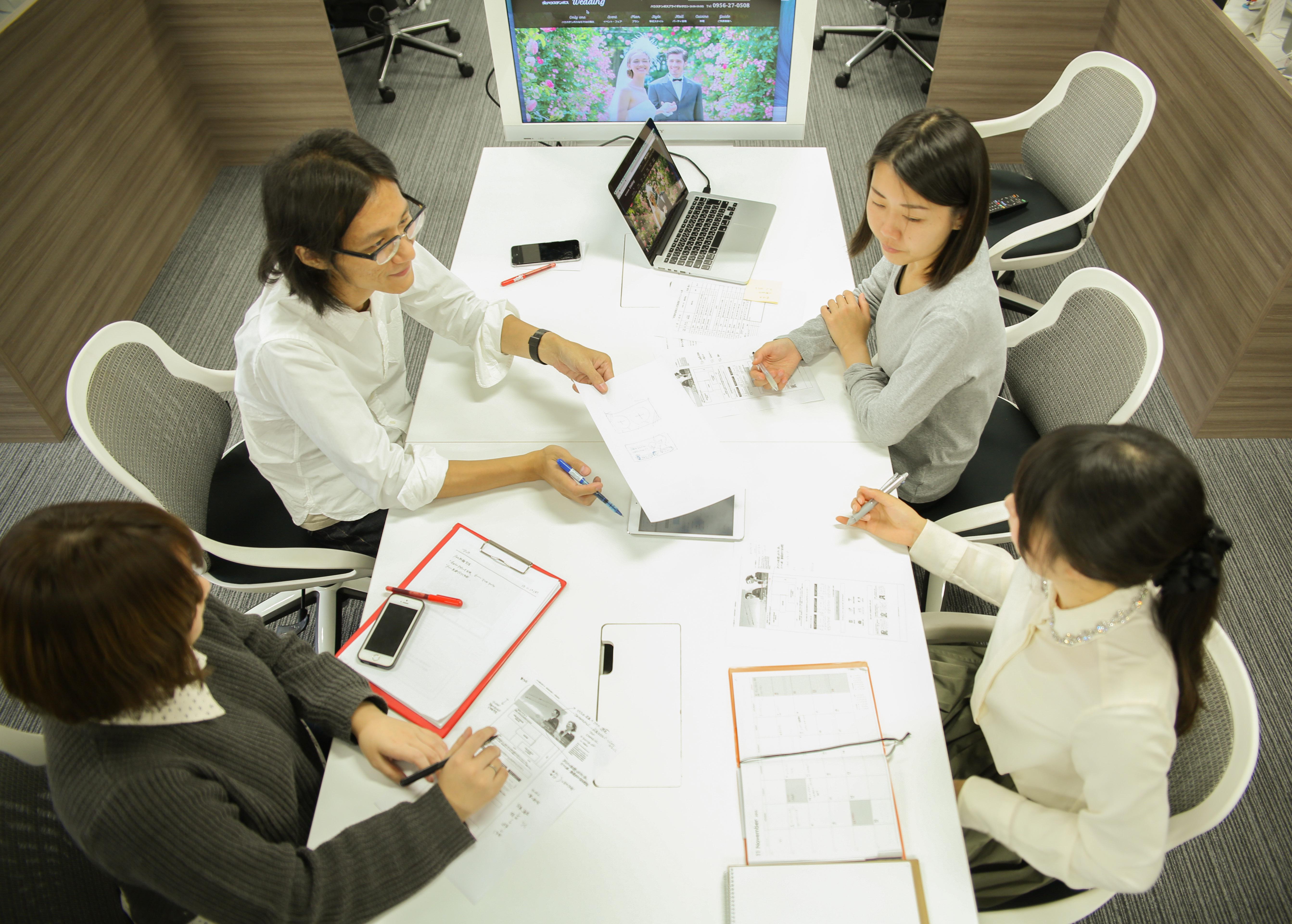 快適なミーティングスペースで楽しく仕事ができる。