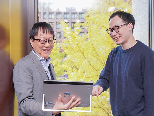 社員一人だけで完結できる業務はないため、メンバー同士のコミュニケーションも活発で、チームワークもよくとれているという。社員の距離も近く、フラットな社風だ。