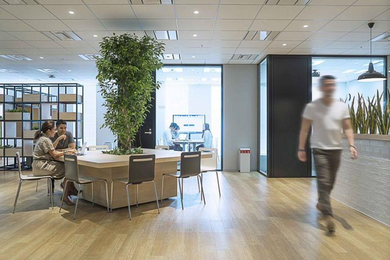 LINEヤフーコミュニケーションズ株式会社 求人画像1