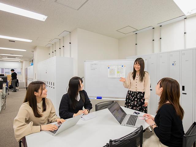 顧客との会話、社内での打ち合わせを通し、「何が求められているか」を的確に捉えながら業務を進められるかどうか。それが同社で活躍できる人材に共通した特徴だ。