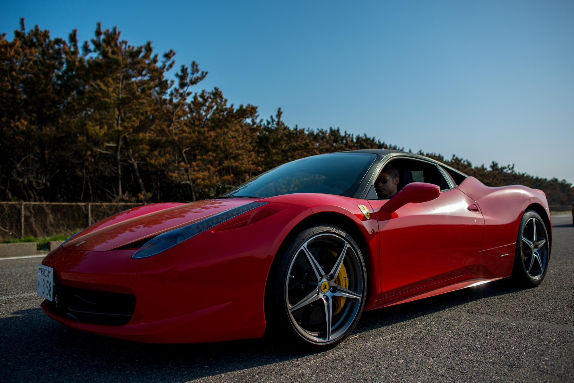 2021年で51歳になる車好きの佐々木社長。現在もドリフトの大会で日本一になることに挑戦し続けている。