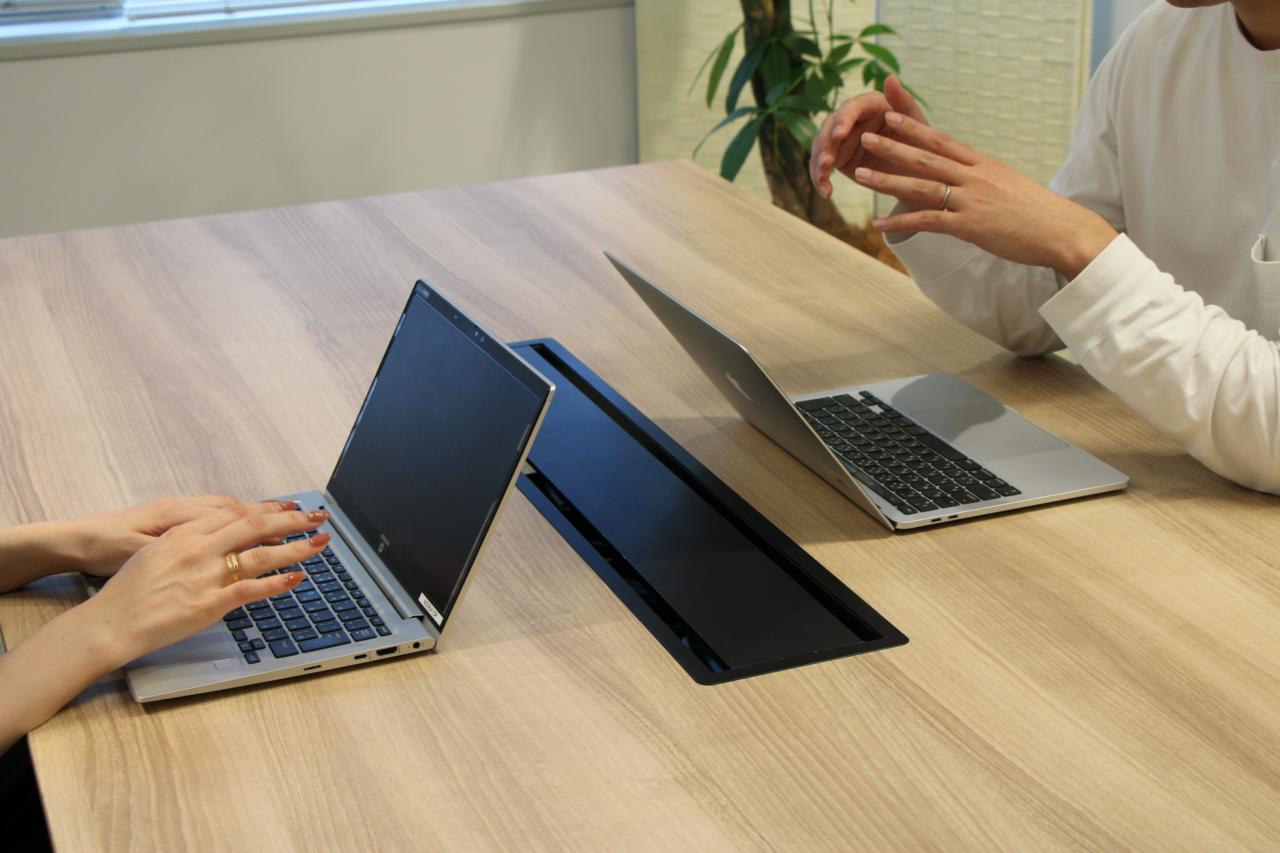 ユニファ株式会社 求人画像1