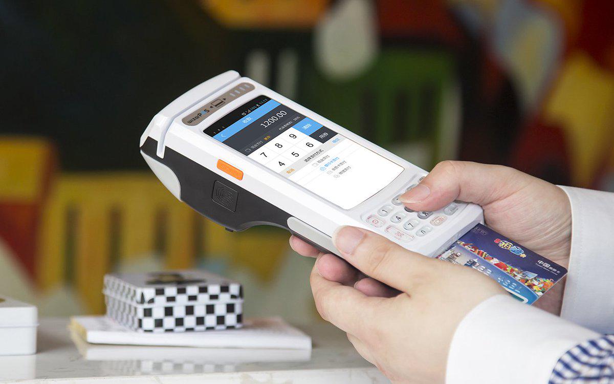 すでに大手販売代理店と契約し、現状存在するあらゆる決済認証方式に対応できる決済端末の販売開始を2021年春に予定だ。