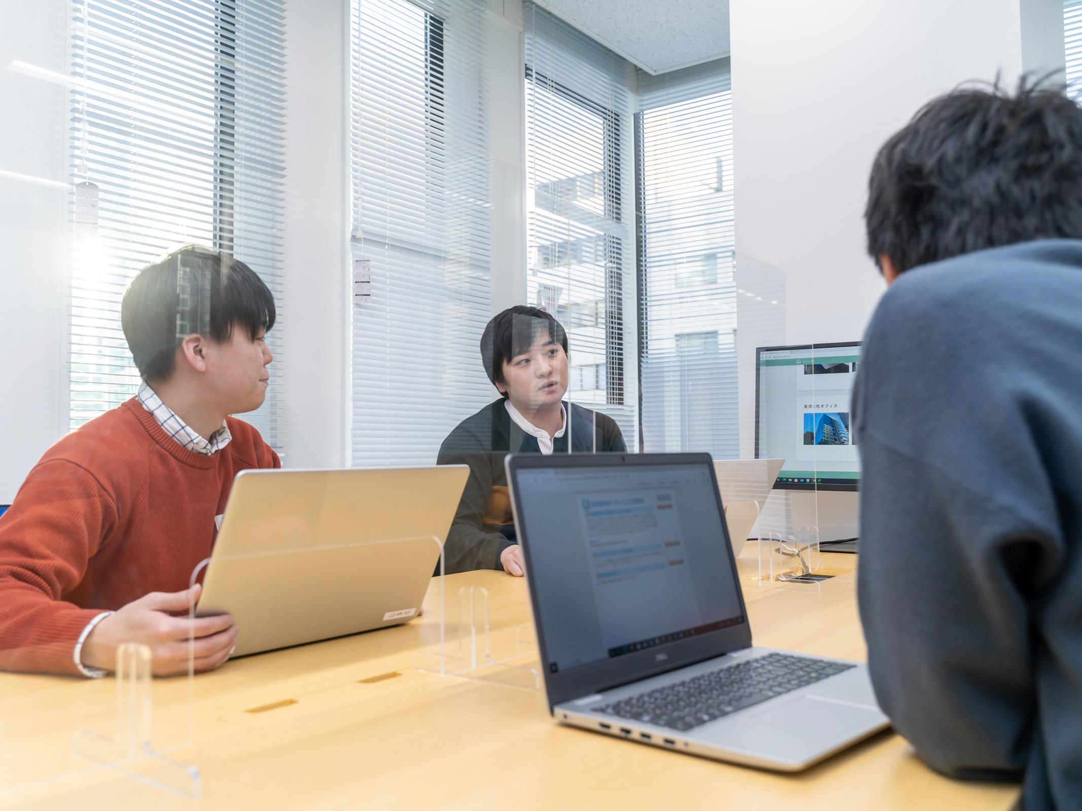 自然言語処理を活用したB2B、B2Cの自社独自プロダクト開発にも取り組んでいる。