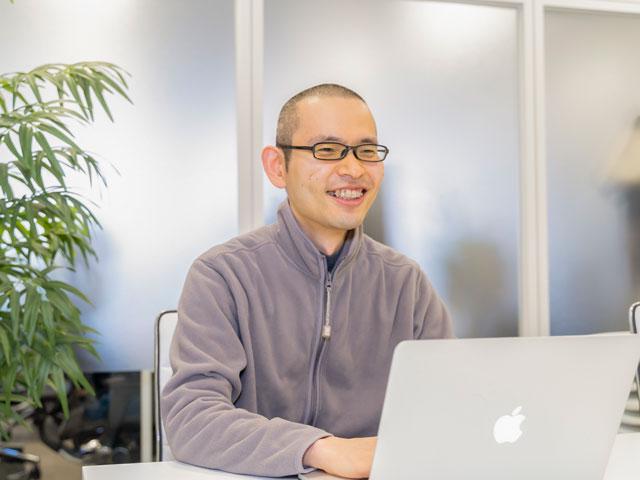 CTOの佐藤。技術力で開発チームを引っ張る。正確性×スピードで事業の成長をけん引してきた。