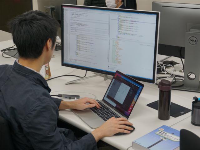 ディスプレイなど必要な備品があれば補助します。