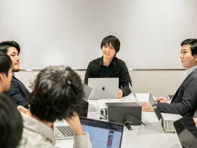 今後はさらなる認知度向上と事業拡大に向け、共に成長し、刺激し合えるチームづくりに取り組む。