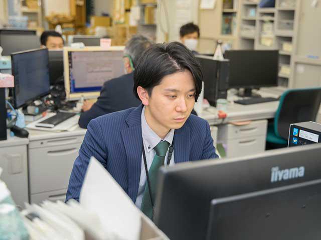 仕事の範囲が広いのも同社で働く際のポイントだ。サーバのことも、バックエンドのことも、フロントのことも知っていれば活躍できるフィールドがある。