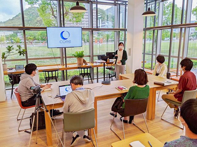 現在は主力となっているコンベンションシステムの開発にシフトしている。