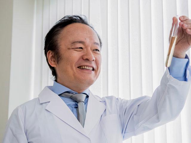 研究者である代表取締役の須賀雅信氏が長年蓄積してきた化学技術をもとに、「真に価値ある商品を創造し、顧客に直接届ける」ことを、設立以来続けている。