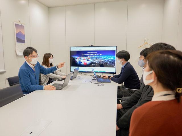 365日24時間、複数名体制でフルマネージドの運用・監視を提供。