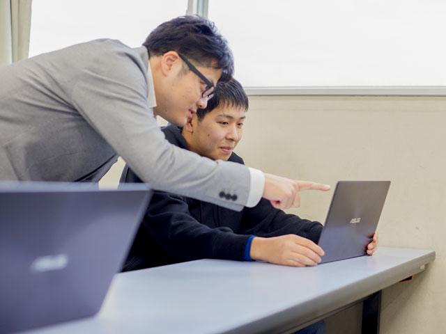 主な福利厚生は各種社会保険完備はもちろん、財形貯蓄、確定拠出型年金、NSGグループ社員割引・特典、自己啓発助成等がある。産休・育休の取得実績も多く、男性の育休取得実績もある。育休後の仕事復帰率は100%、育児時短勤務制度も利用できる。