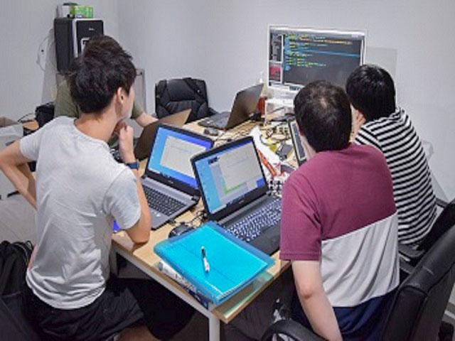 「価値を生み出す人材を育て、社会に新しい選択肢を提案する」という考え方の上で、ITエンジニアの育成を根幹に置いたビジネス展開を志向している。