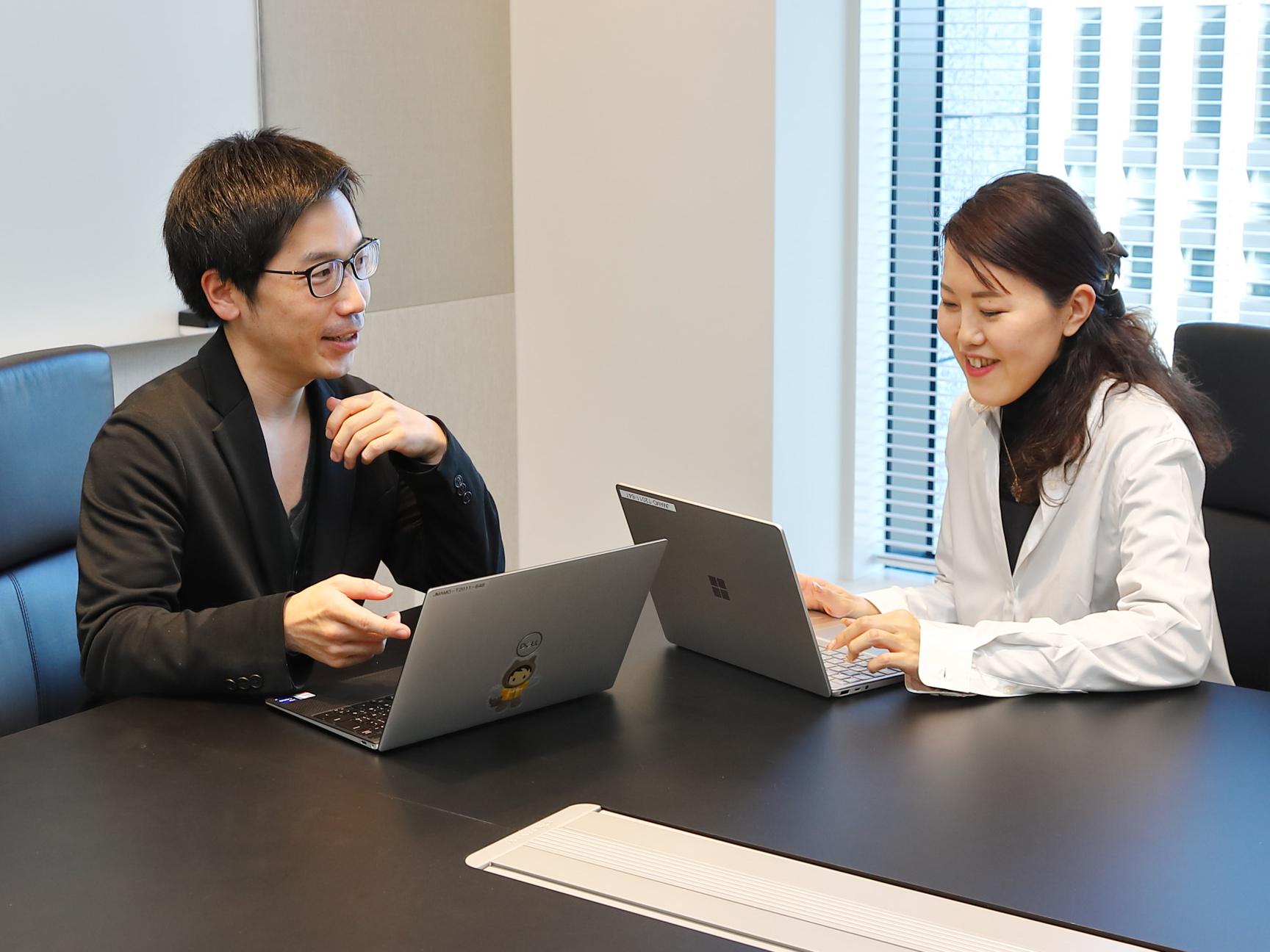 DX推進をするべく、同社では「戦略推進部」を新規に設立。社内業務の効率化と同時に、営業的なリード獲得を強化するためのデジタル関連専門部署を立ち上げた。会社として至上命題として捉えており、代表取締役直轄でマネジメントを実施している。