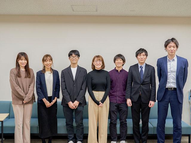 未経験の採用にも積極的で、職業訓練校などと連携してエンジニアを採用している。今後、さらに規模を大きくして発展するために、経験の浅いエンジニアを牽引してくれるリーダークラスのエンジニアを求めている。