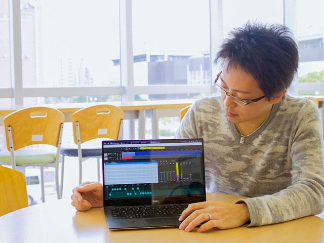 自分の夢と名前を入力するだけで、アイドルグループがヒット曲に乗せてオリジナルの歌詞を歌ってくれるという企画だ。