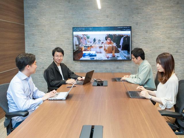 ECサイト『homula』は、いわゆる「BtoB」のビジネス領域におけるECサイトであり、ファッションや雑貨に関するホールセールを可能にする窓口として、そのサービス開始のタイミングを迎えている。