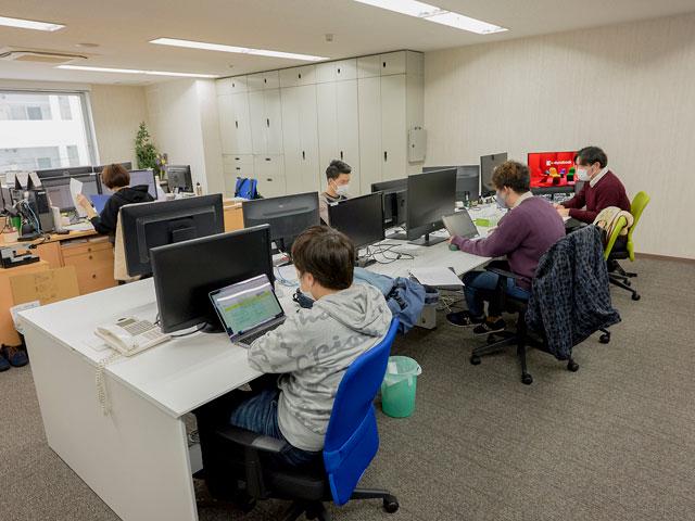 自社サービスのオフショア開発経験をきっかけに、ラボ型オフショア開発事業も展開。